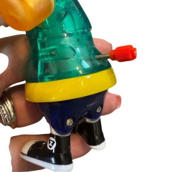 Twisters Wind-Up Dancing Toy Figure With Sneakers - Picture 5 of 7